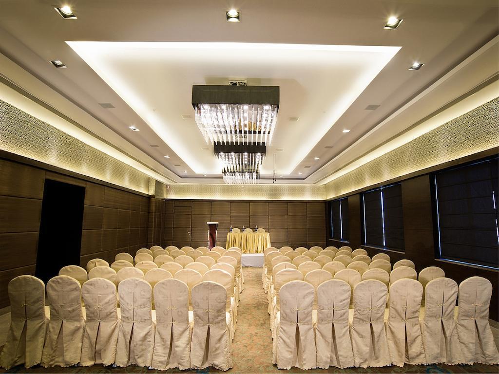 Best Western Jubilee Ridge Hyderabad Exterior photo