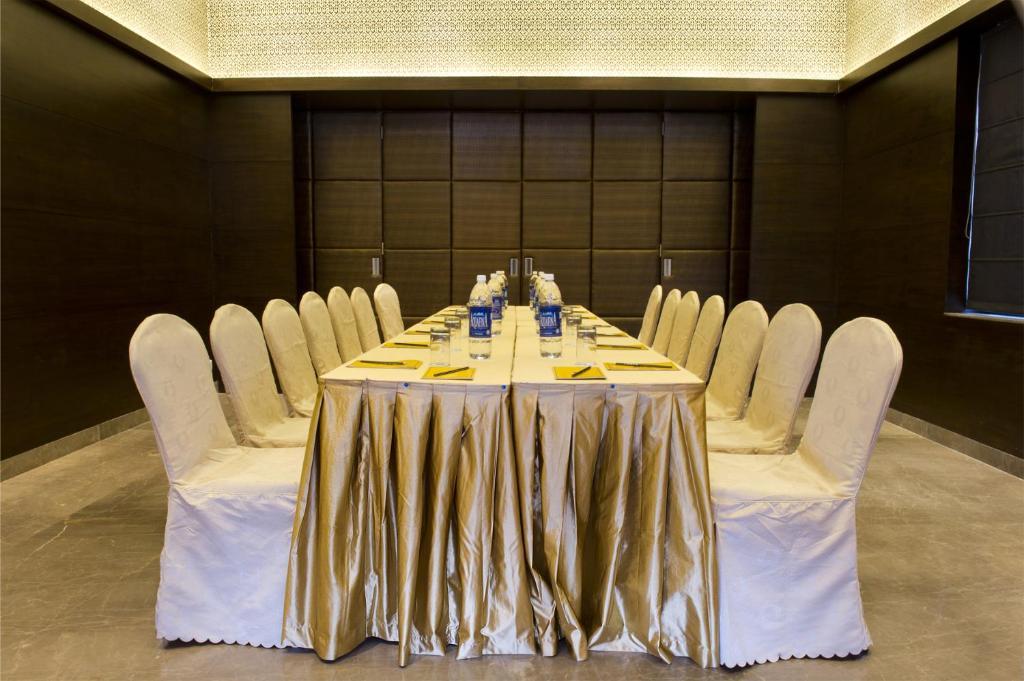 Best Western Jubilee Ridge Hyderabad Exterior photo