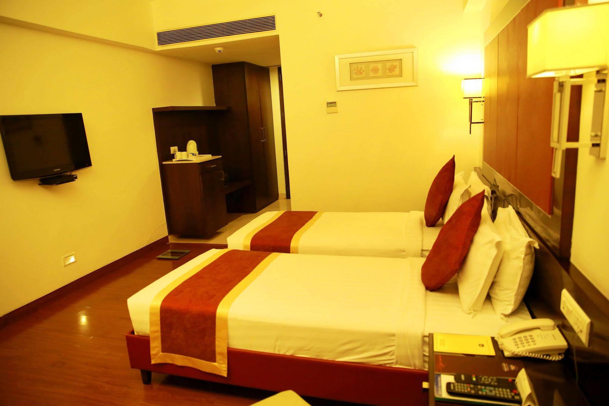 Best Western Jubilee Ridge Hyderabad Exterior photo
