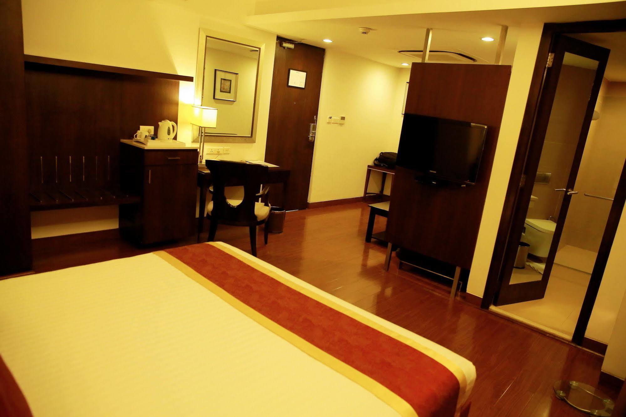 Best Western Jubilee Ridge Hyderabad Exterior photo