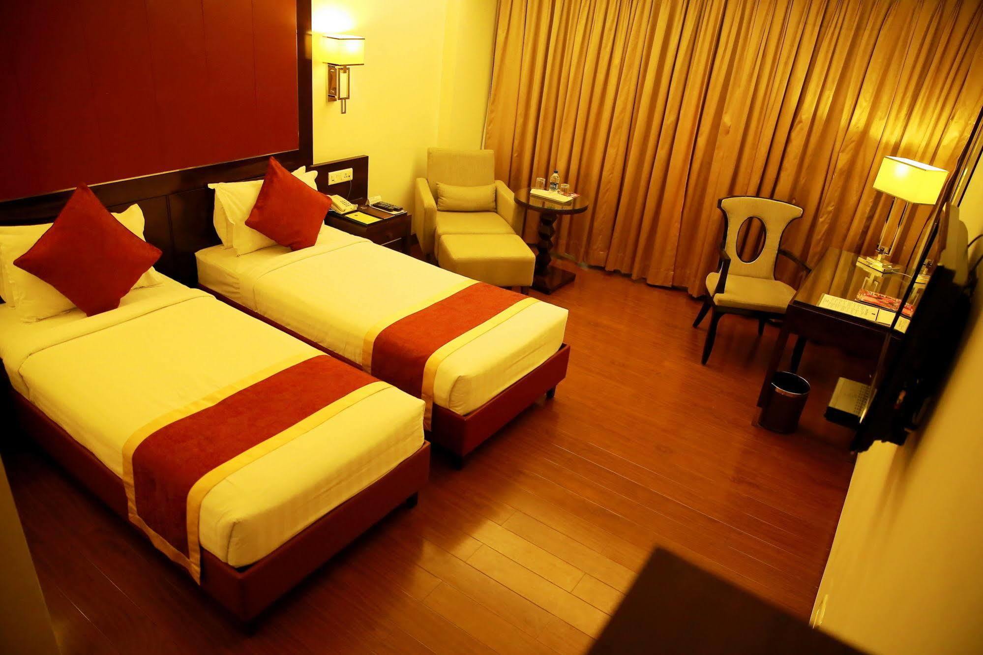 Best Western Jubilee Ridge Hyderabad Exterior photo